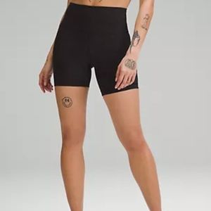 Lululemon Wunder Train High Rise Shorts 6”